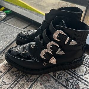 T.U.K. Unisex-Adult Boots Western Buckle Pointed Boot